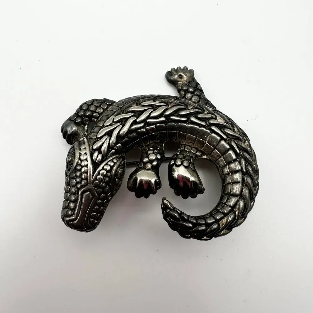 Vintage Unmarked Pewter Silver Curved Textured Alligator Crocodile Brooch Pin